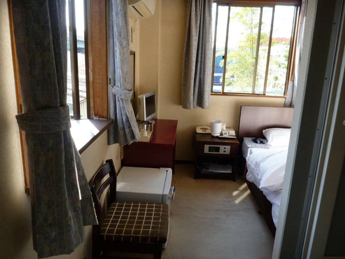 Business Hotel Top Inn Kagurano Вакаяма Екстер'єр фото